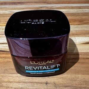 L'Oreal Revitalift Fragrance-Free Moisturizer - Black and Gold